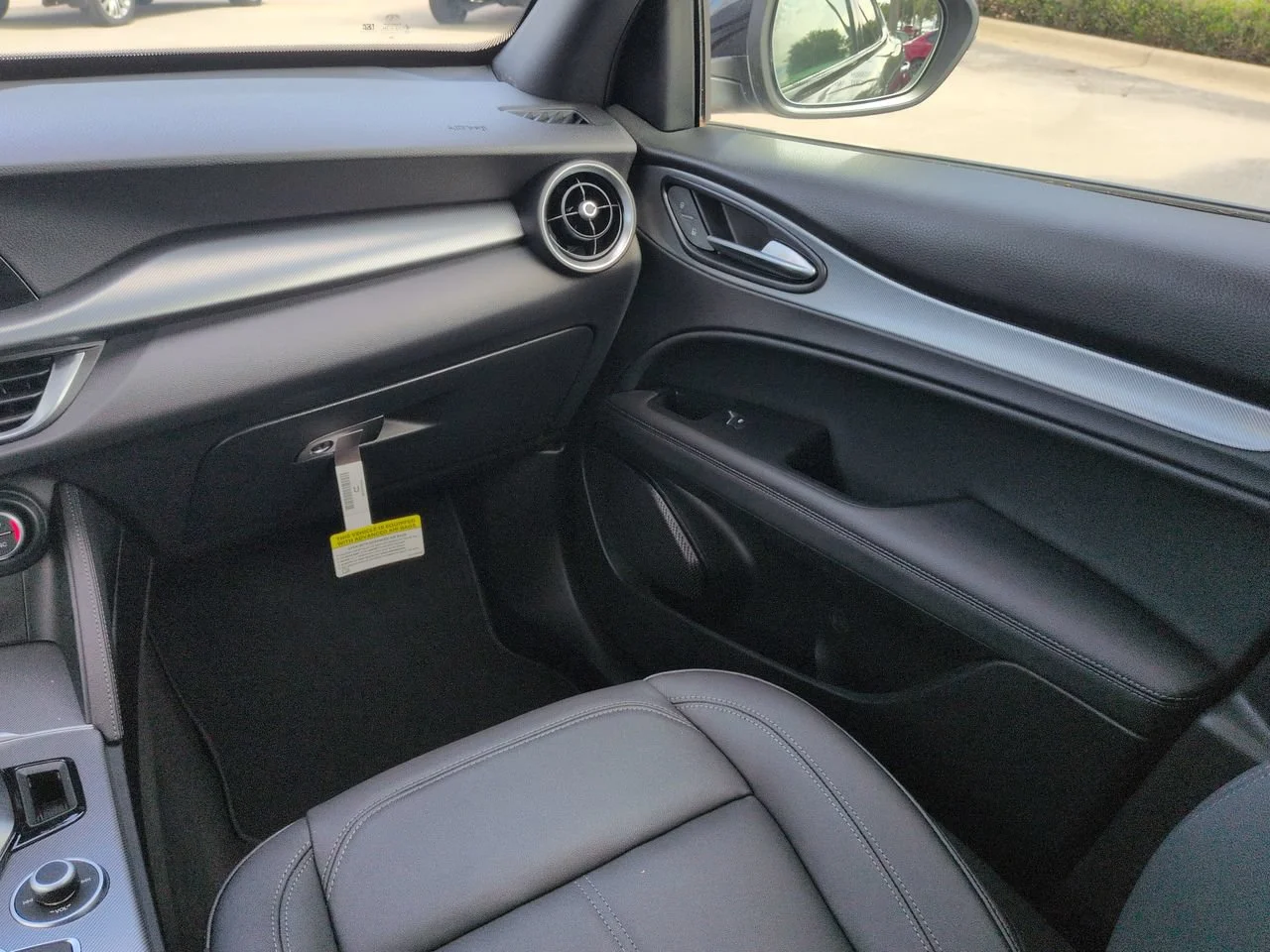 New 2026 Vesuvio Gray Metallic Exterior Paint Alfa Romeo  image 16