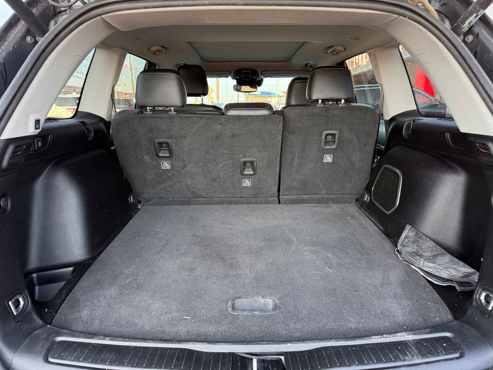 Used 2022 Gray Jeep Limited image 5