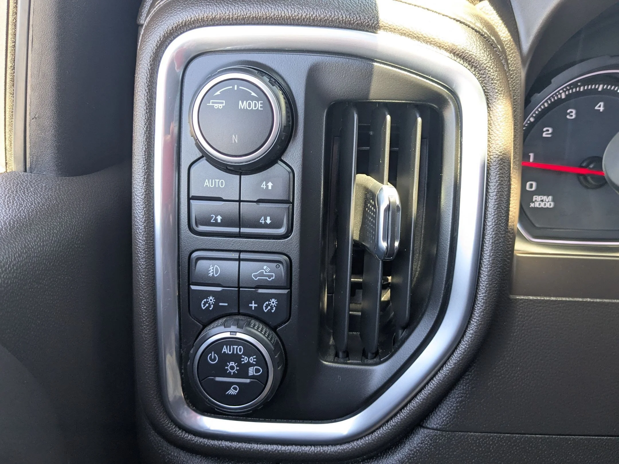 Used 2022 Summit White Chevrolet LT image 19