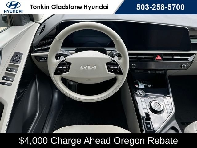 Used 2023 Cityscape Green Kia Wind image 28