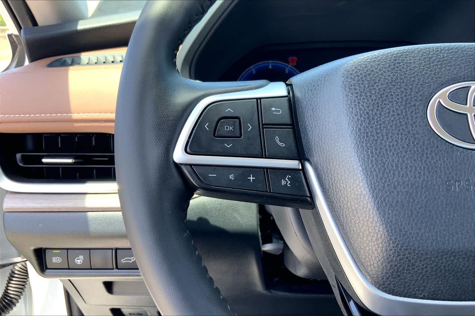 Certified Used 2026 Wind Chill Pearl Toyota Platinum image 23