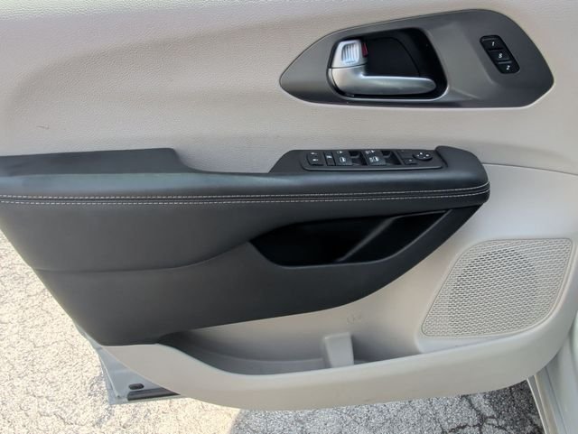 Used 2024 Silver Chrysler Touring L image 24