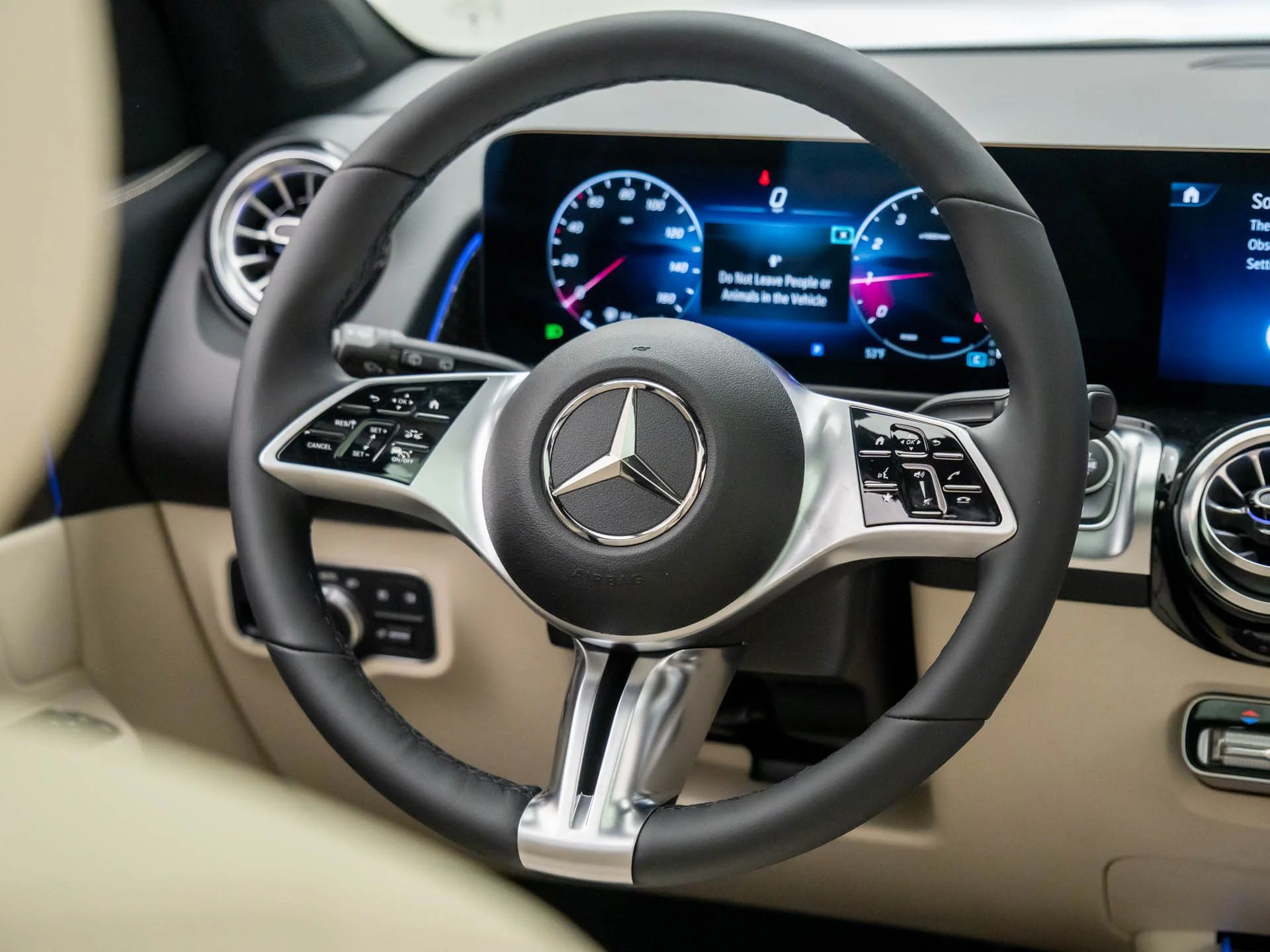 New 2026 White Mercedes-Benz GLB 250 image 10