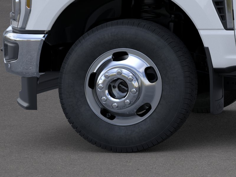 New 2026 Oxford White Ford F-350® Lariat® image 19