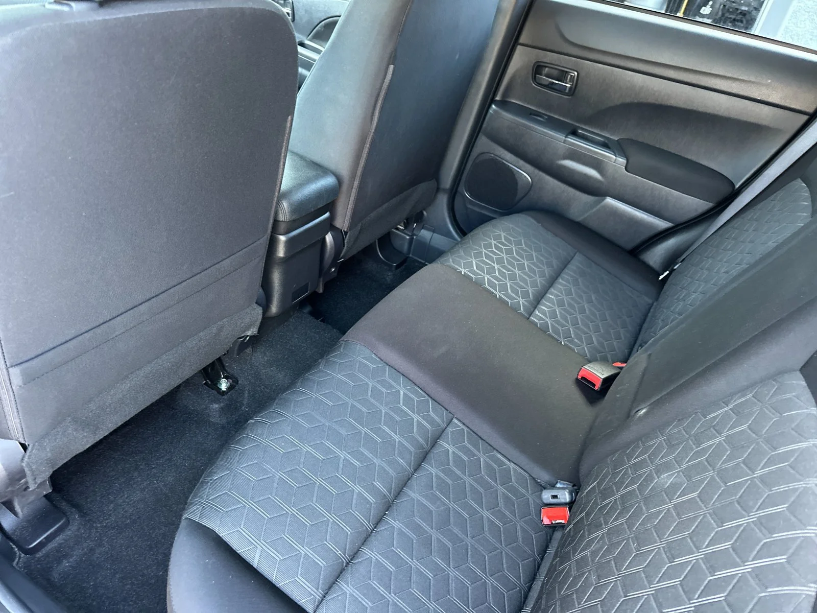 Used 2025  Mitsubishi 2.0 ES image 12