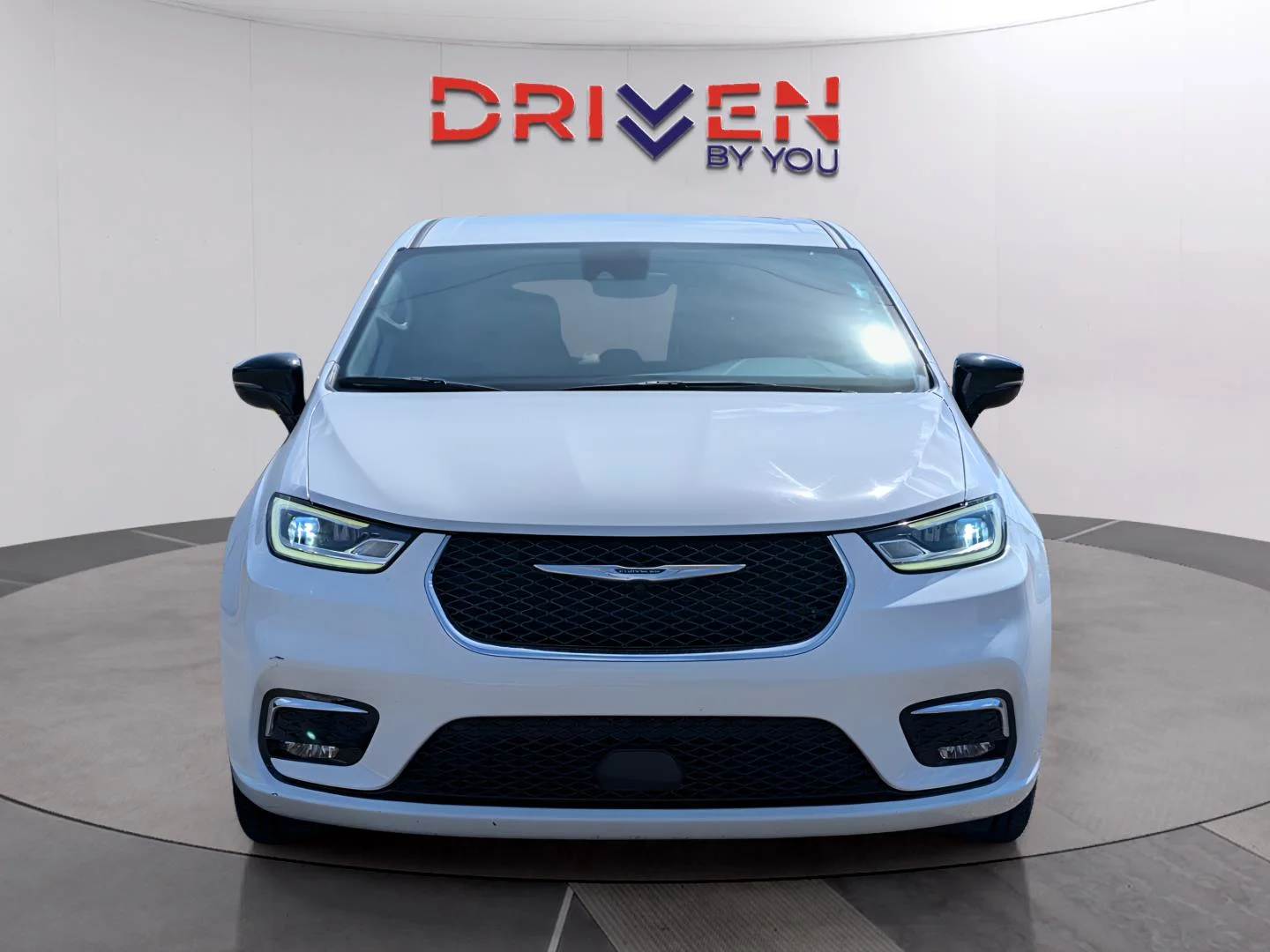 Used 2024 Bright White Clearcoat Chrysler Touring L image 8