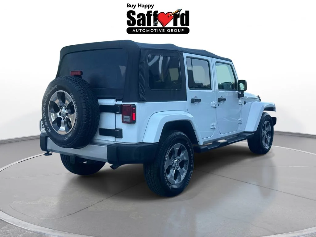 Used 2018 White Jeep Unlimited Sahara image 8