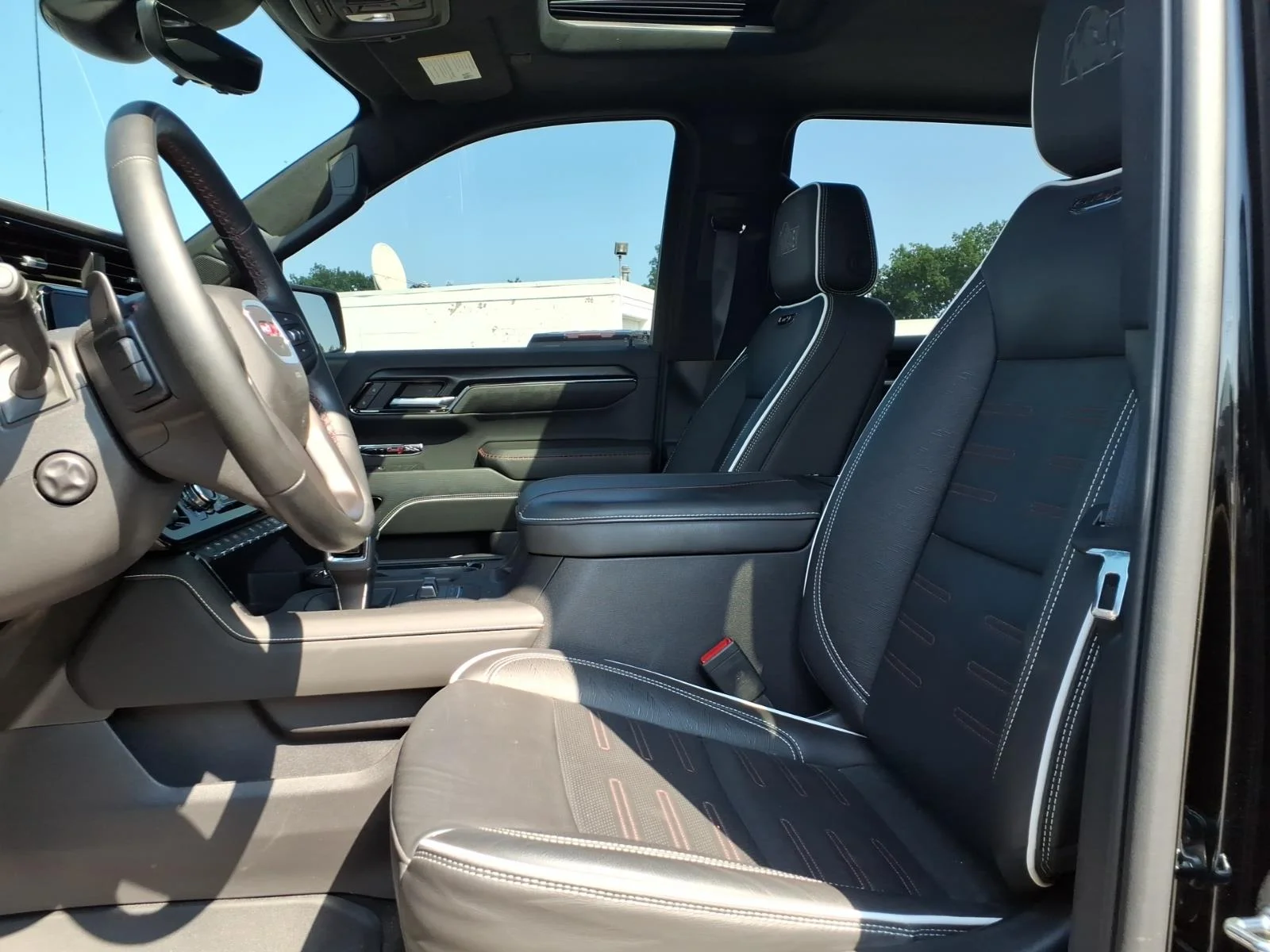 Used 2026 Onyx Black GMC AT4X image 12