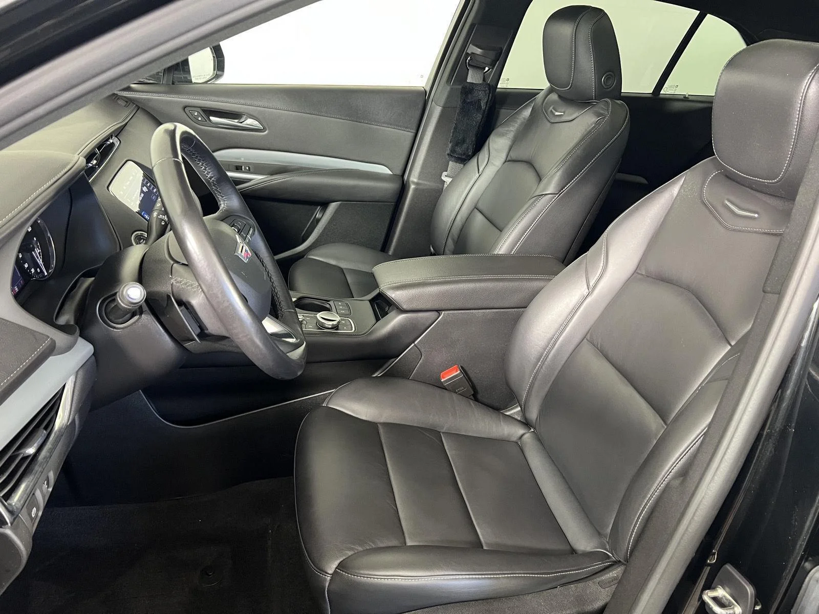 Used 2023 Stellar Black Metallic Cadillac Premium Luxury image 4