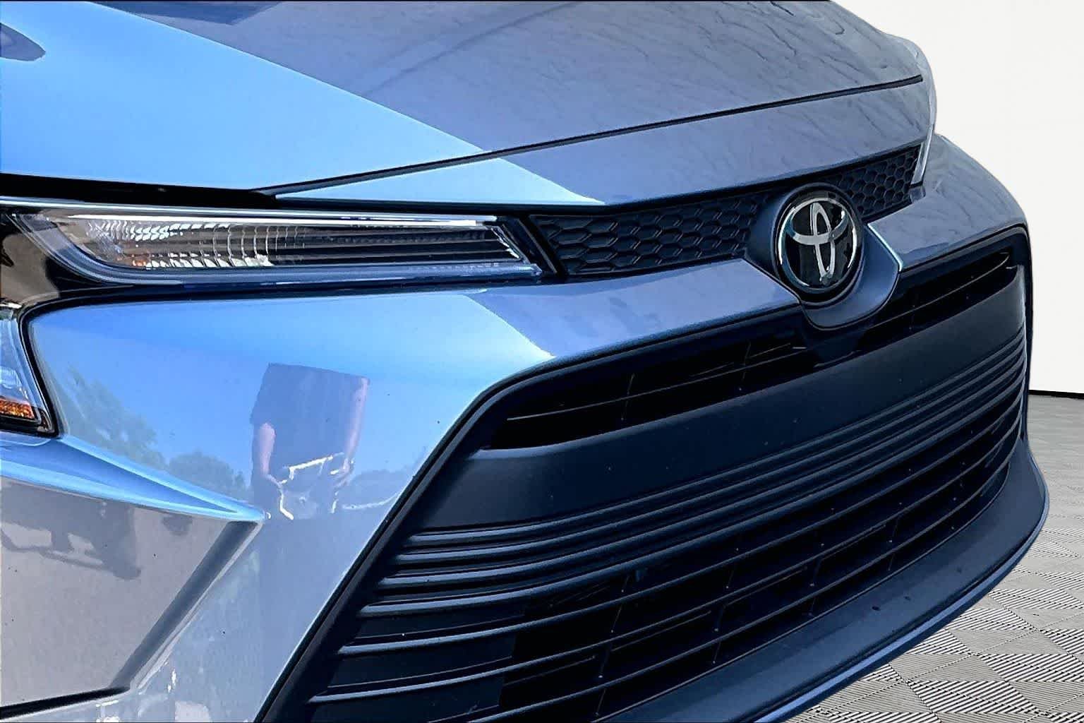 Used 2026 Celestite Toyota LE image 30