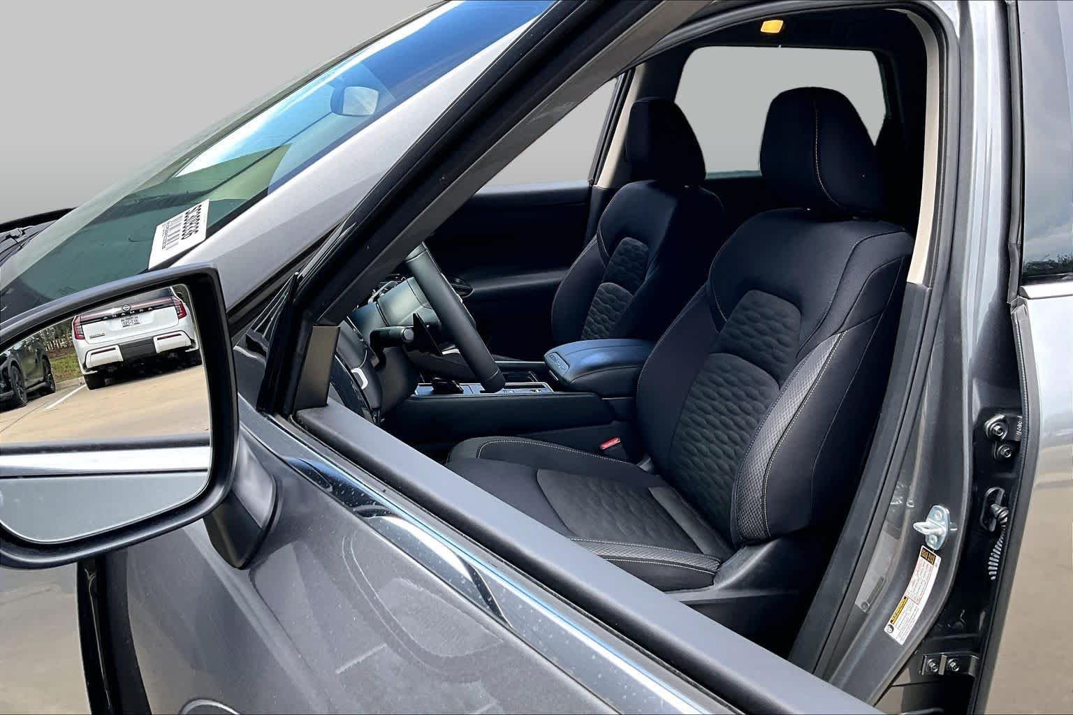 Certified Pre-Owned 2025 Nissan Pathfinder SV