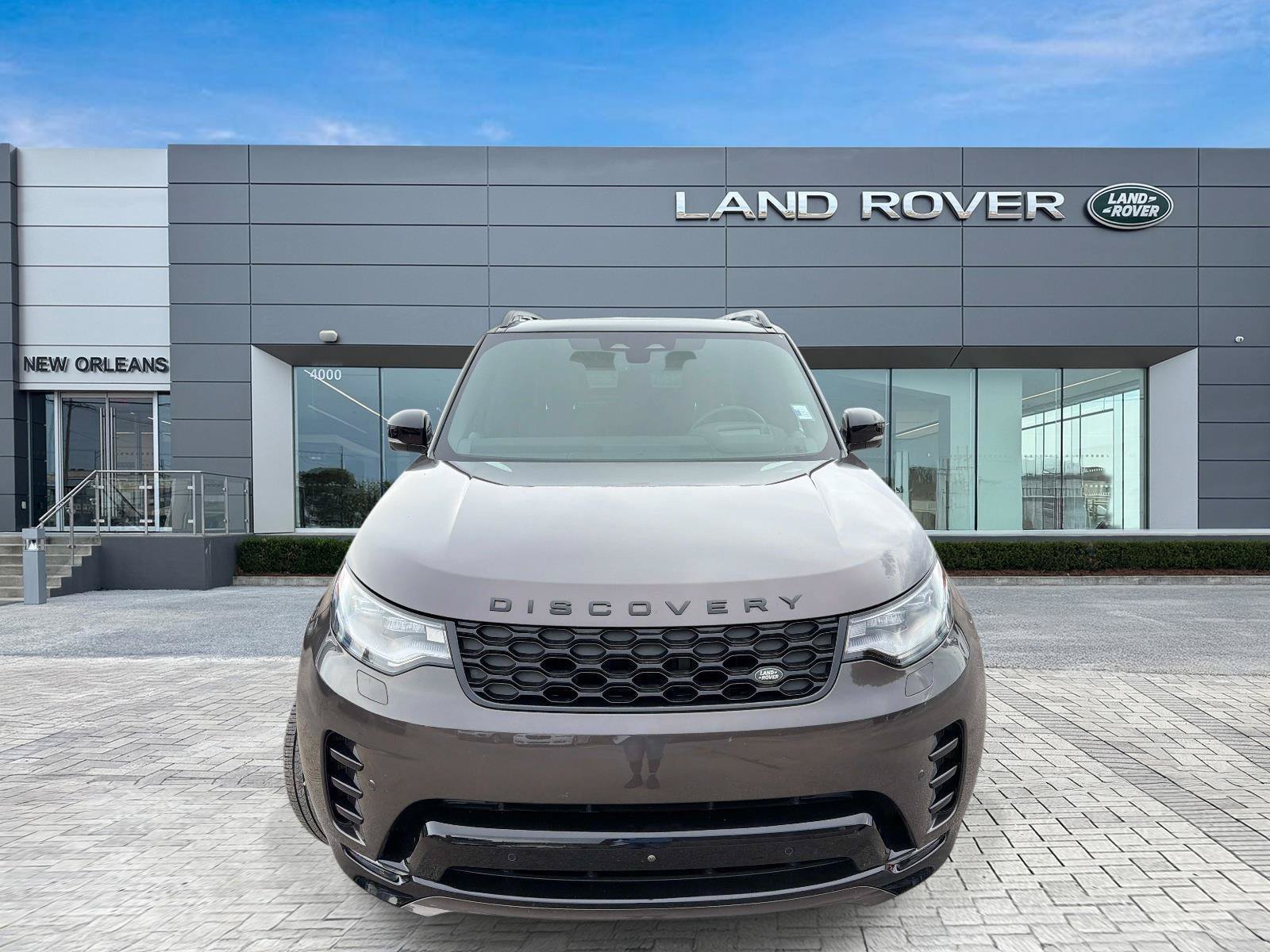 Certified Used 2025 Gray Land Rover Dynamic SE image 4