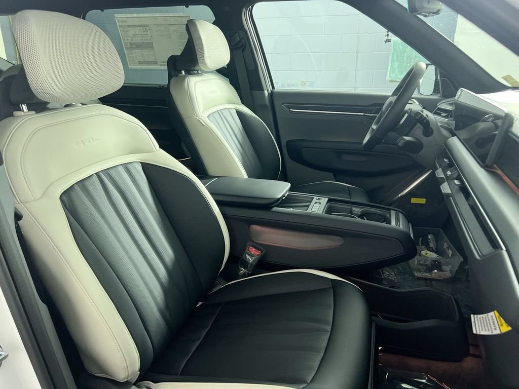New 2026 Glacial White Pearl / Black Ro Kia GT-Line AWD image 33
