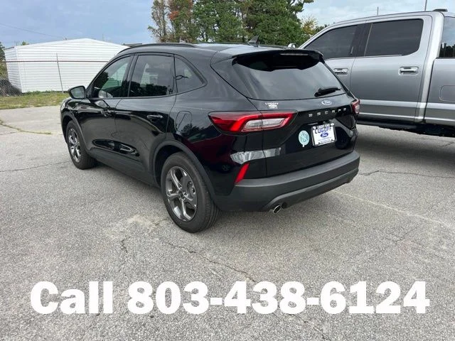Used 2025 Agate Black Metallic Ford ST-Line image 3