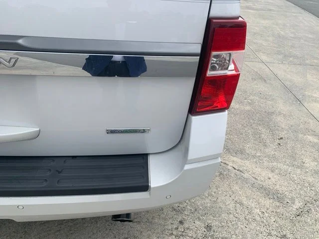 Used 2015 White Ford Limited image 6