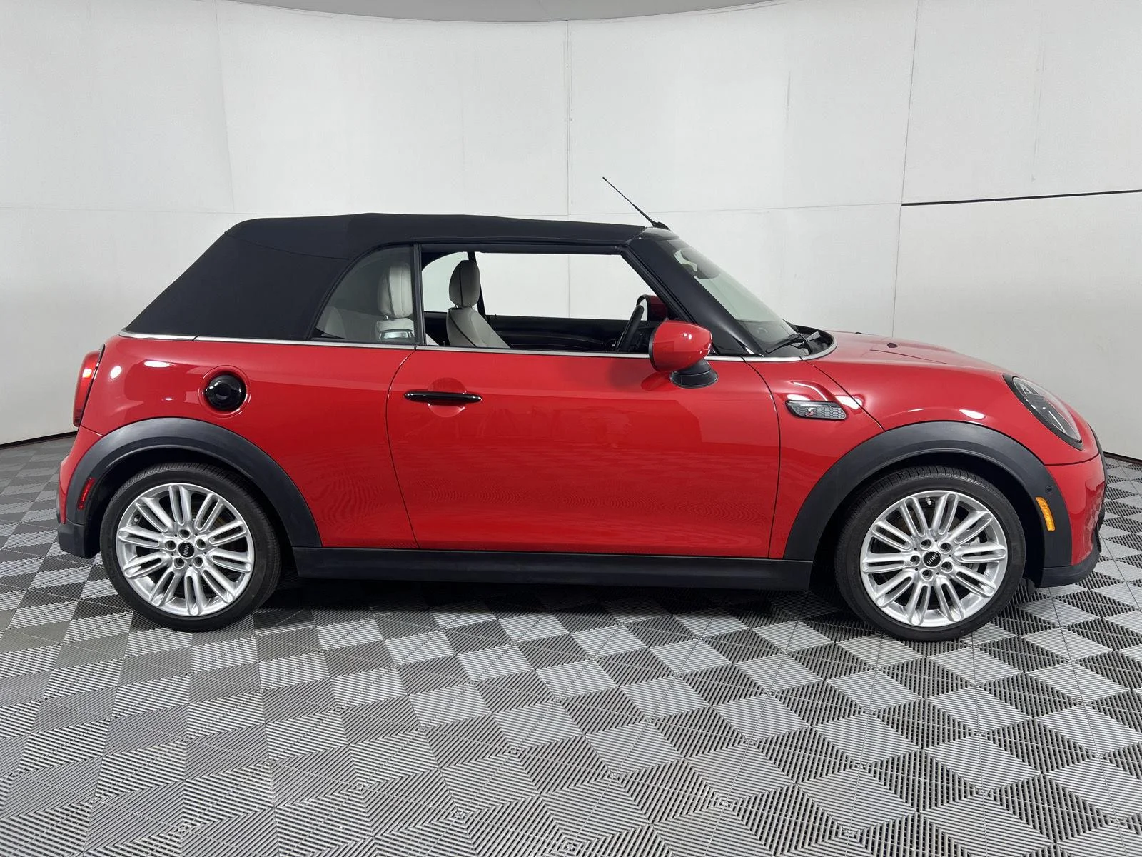 Used 2024 Chili Red MINI Cooper S image 11