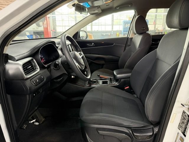 Used 2019 White Kia LX image 7