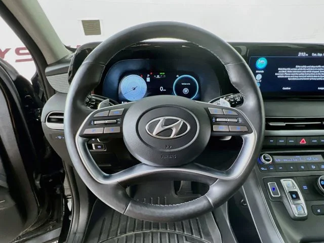 Used 2023 Black Hyundai Limited image 12