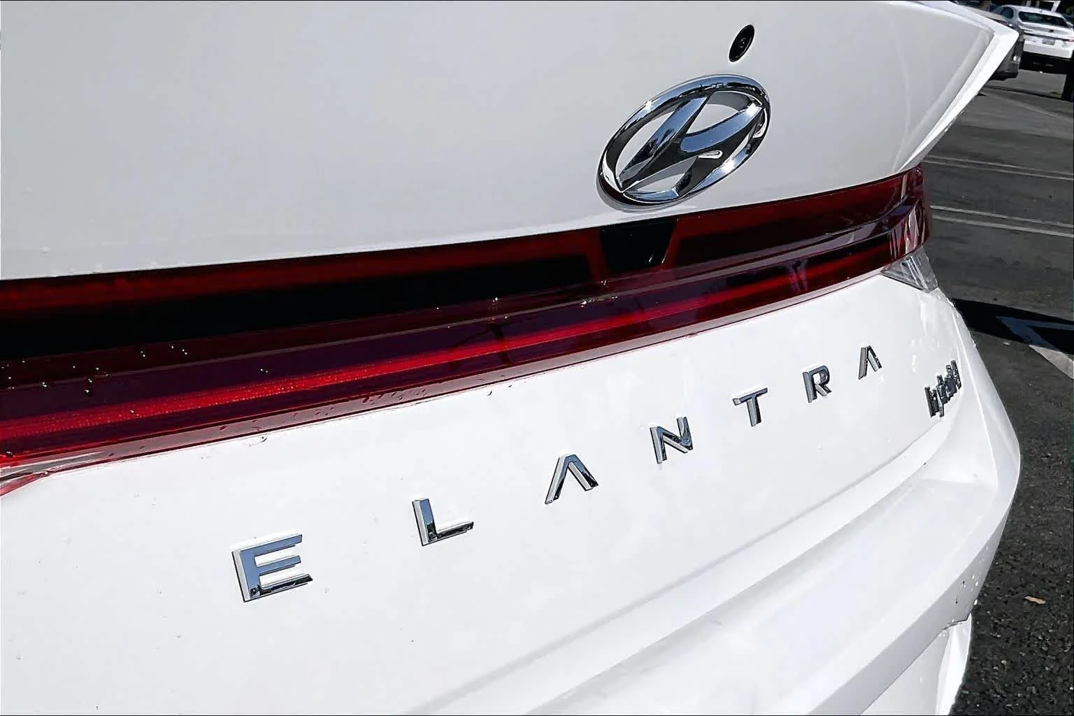 Used 2023 Lunar White Hyundai Limited image 9