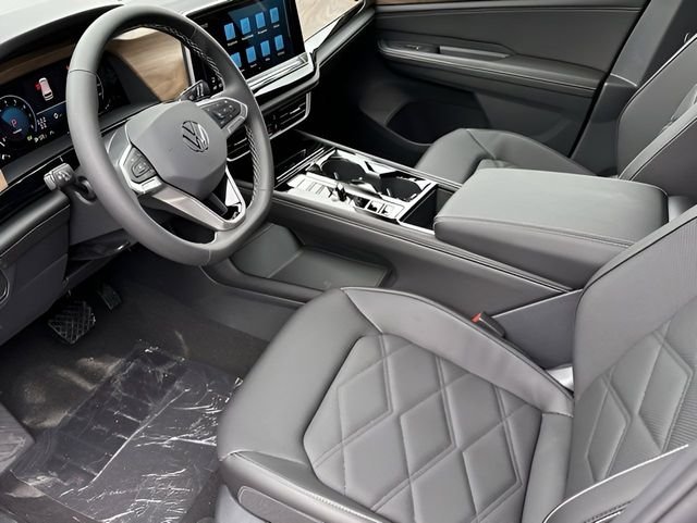 2026 Volkswagen Atlas SE w/Tech - Photo 11