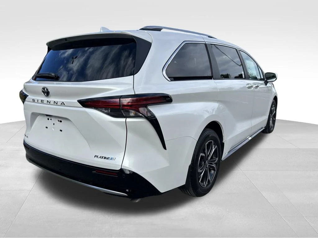 New 2026 Wind Chill Pearl Toyota Platinum image 5