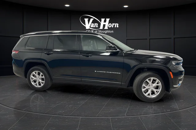 Used 2021 Diamond Black Jeep Limited image 8