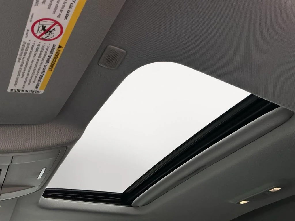 Used 2018 White GMC SLT image 12