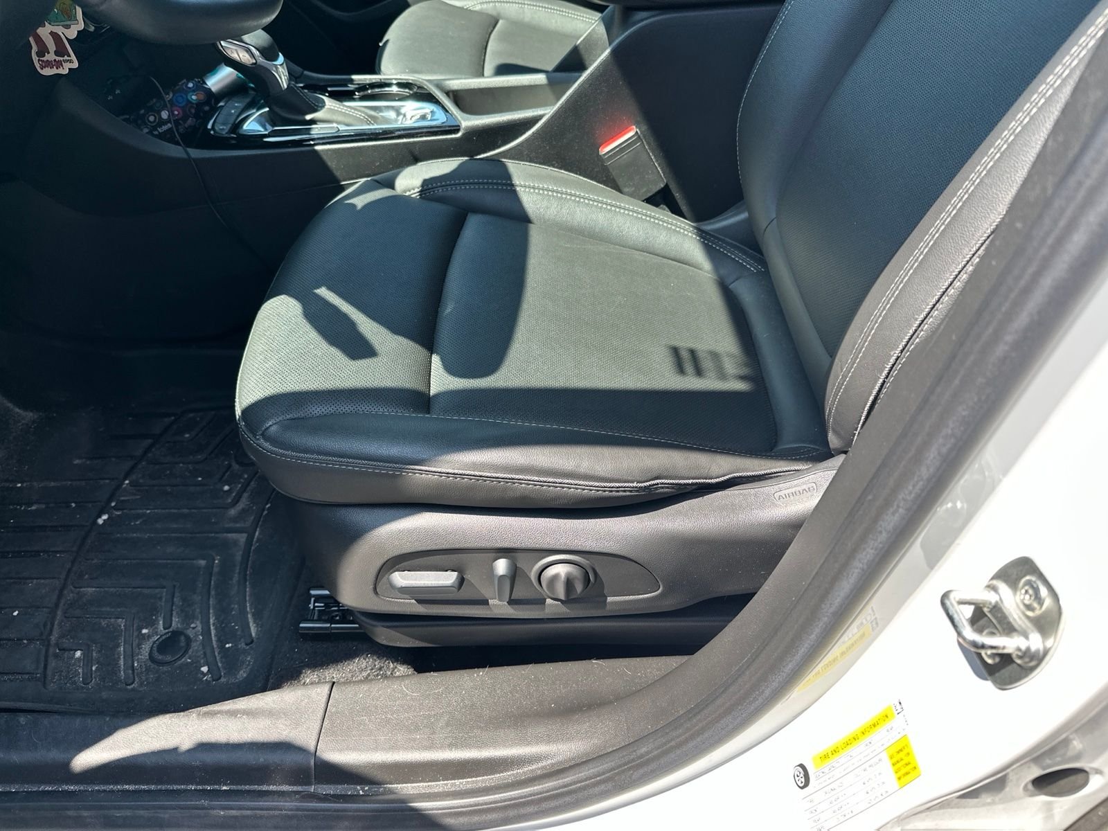 Used 2024 White Frost Buick Sport Touring image 10