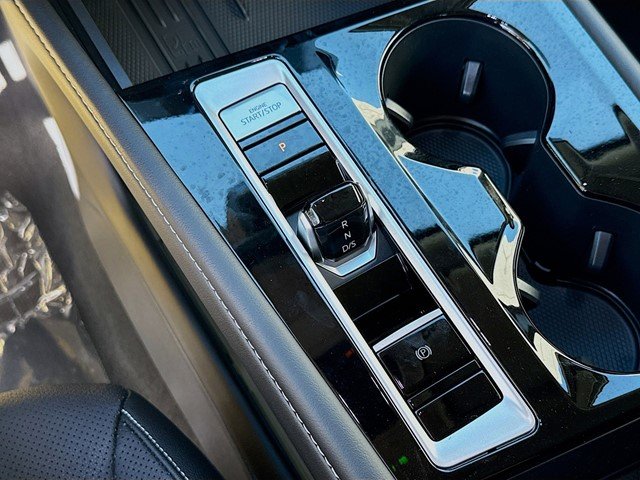 2026 Volkswagen Atlas SE w/Tech - Photo 15