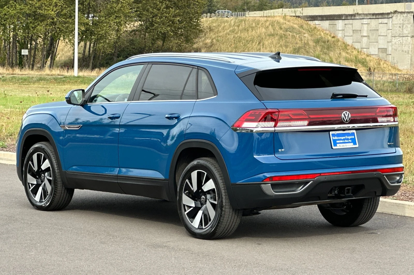 Used 2026  Volkswagen SE w/Technology image 5