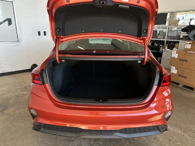 Used 2023 Red Kia LXS image 28