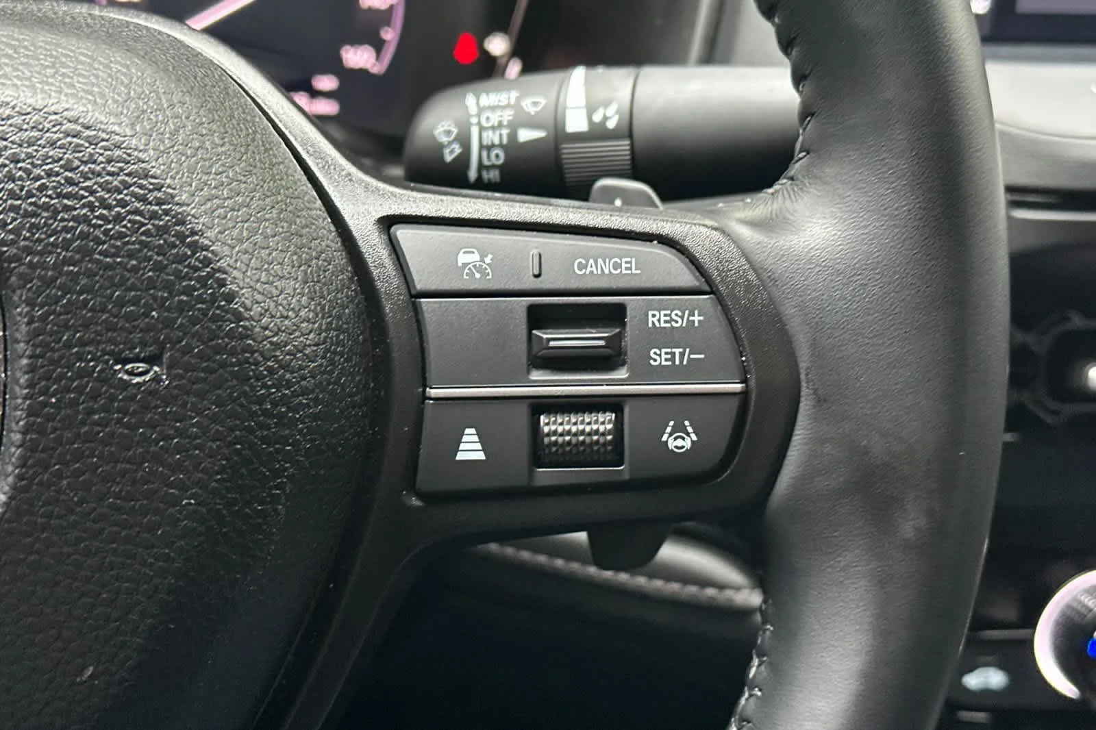 Used 2024 Canyon River Blue Metallic Honda EX-L image 26
