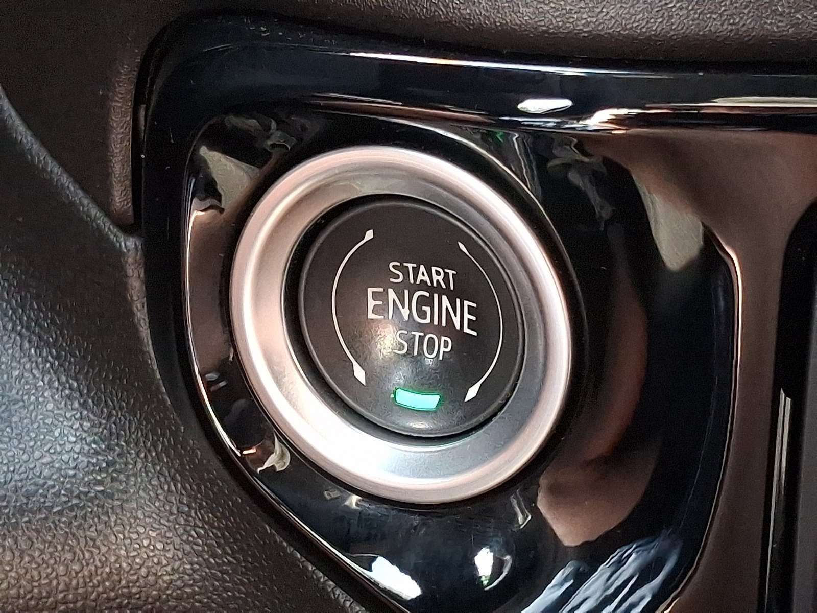 Used 2025 Black Chevrolet LT image 22