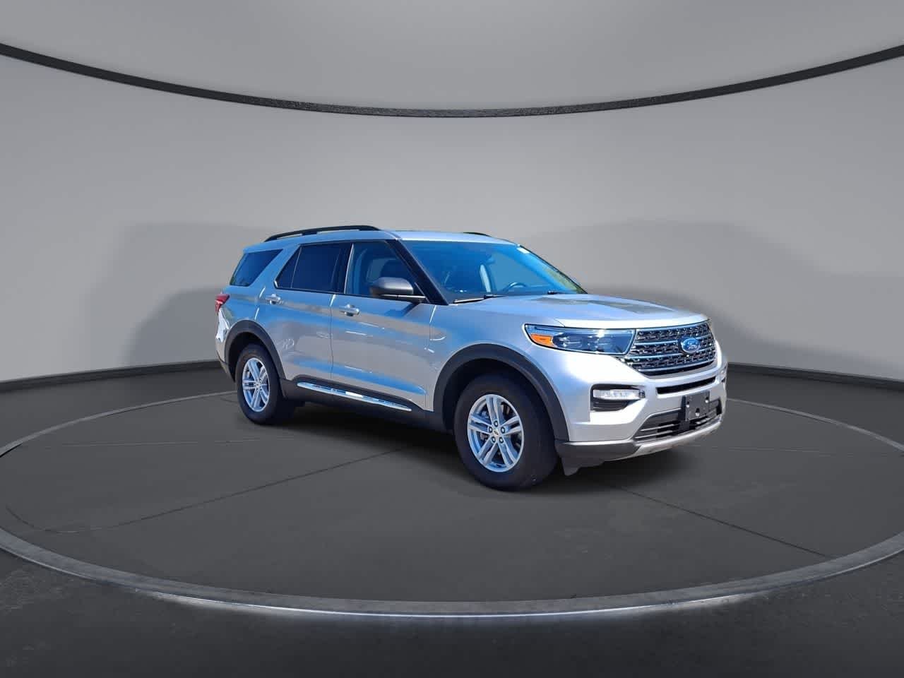 Certified Used 2021 Iconic Silver Metallic Ford XLT image 2