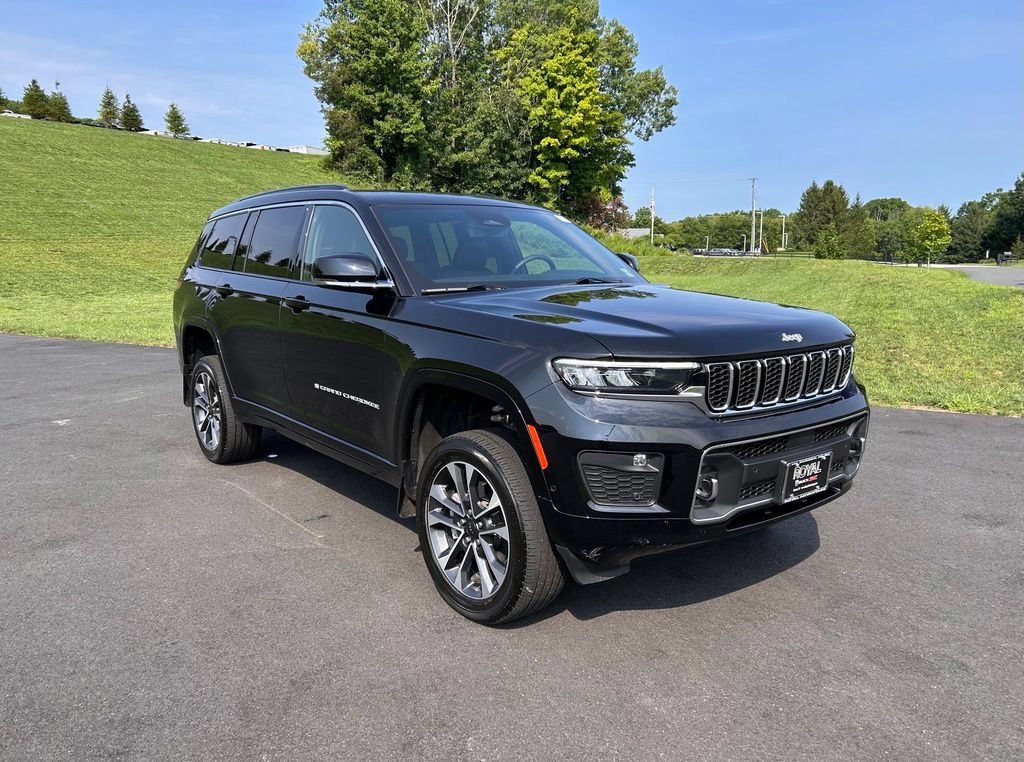 Certified Used 2024 Black Jeep Overland 4x4 image 1