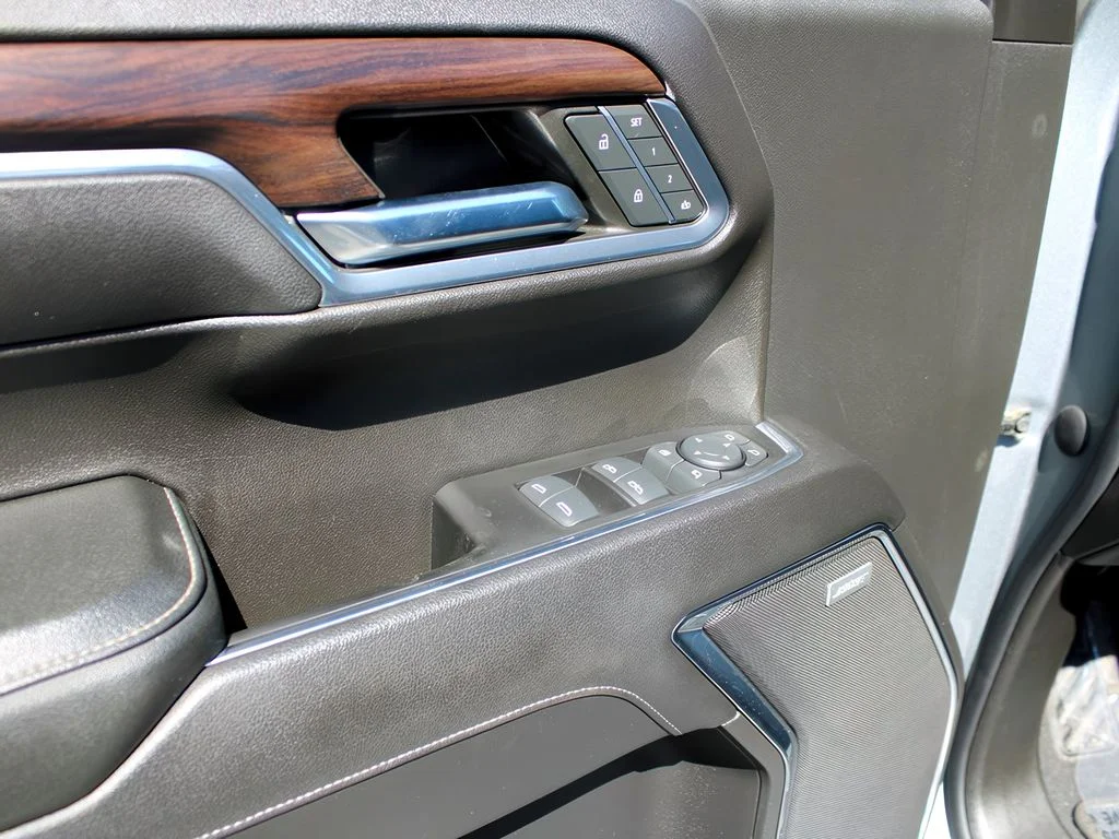 Used 2024 Sterling Metallic GMC SLT image 11