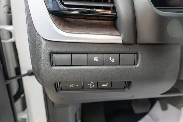 New 2026 Everest White Pearl TriCoat / Super Black Two-tone Nissan Platinum image 12