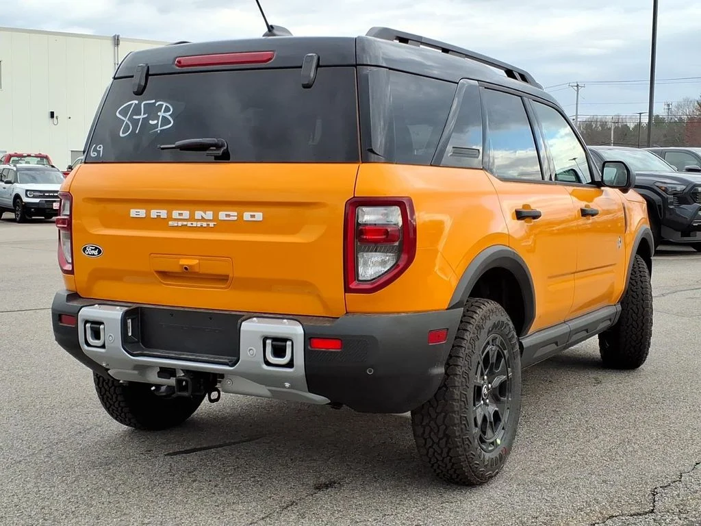 New 2026 Orange Fury Metallic Tri-Coat Ford Outer Banks image 4