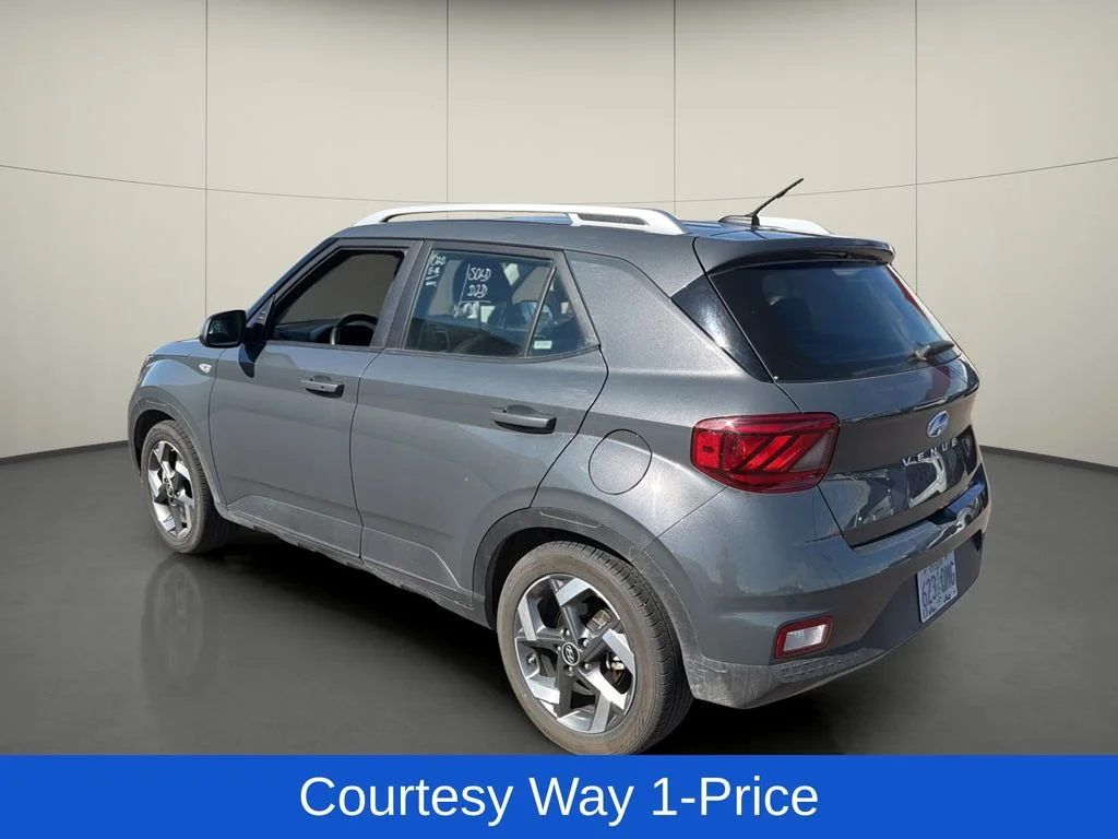 Used 2025 Gray Hyundai SEL image 6