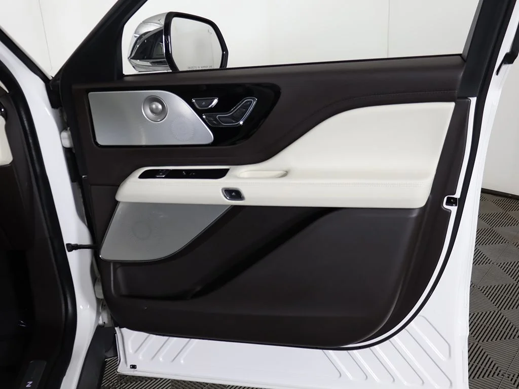 Used 2020 White Metallic Lincoln Black Label image 30