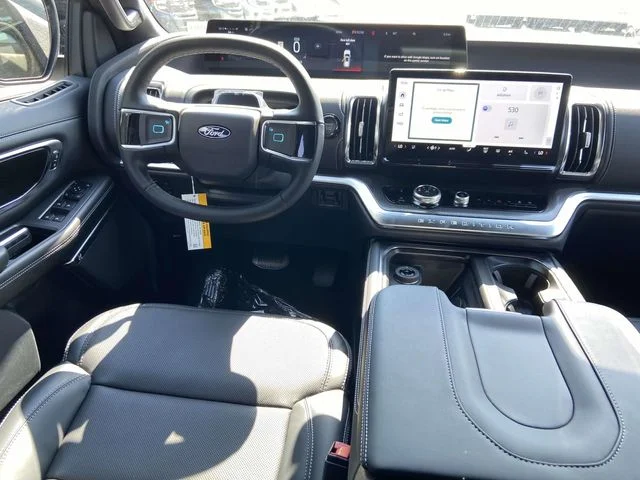 New 2027 Gray Ford Platinum image 12