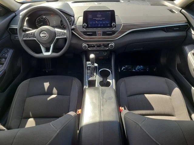 Used 2024 Silver Nissan 2.5 SV image 16