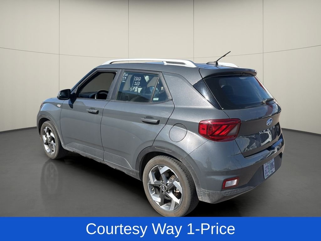 Used 2025 Gray Hyundai SEL image 6