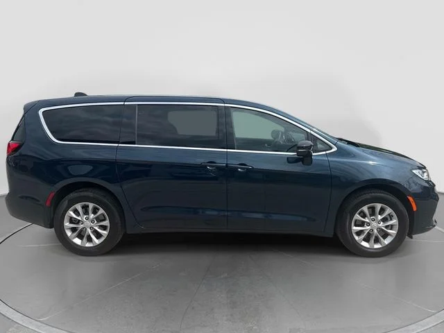 Used 2025 Blue Chrysler Select image 9