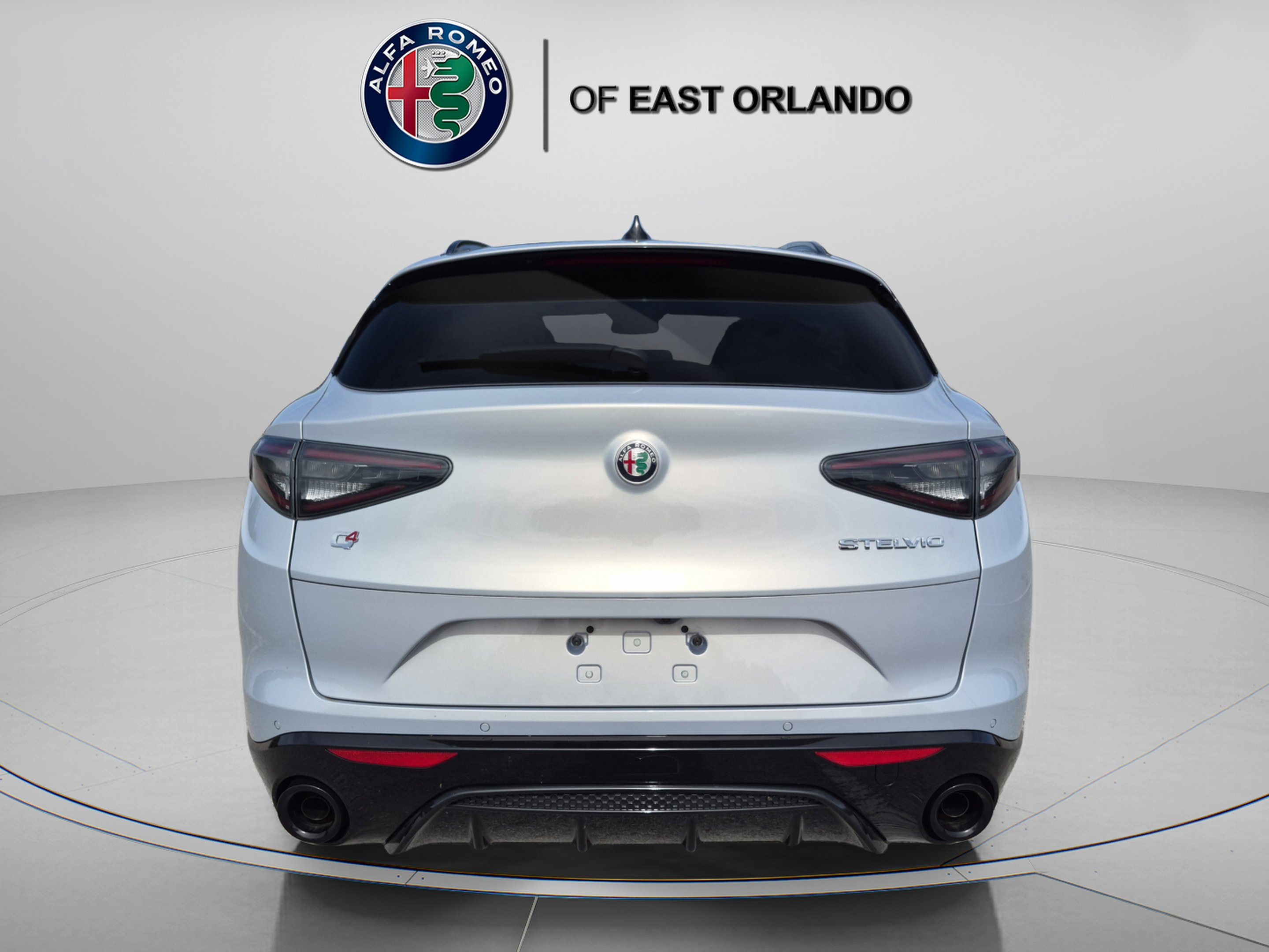 New 2026 Moonlight Gray Metallic Alfa Romeo  image 6