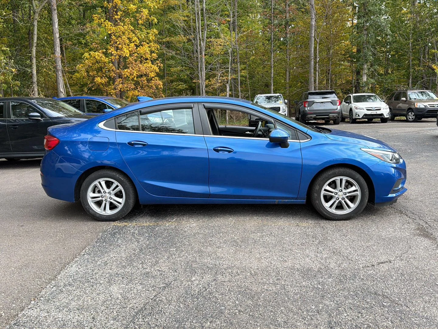 Used 2018 Kinetic Blue Metallic Chevrolet LT image 5