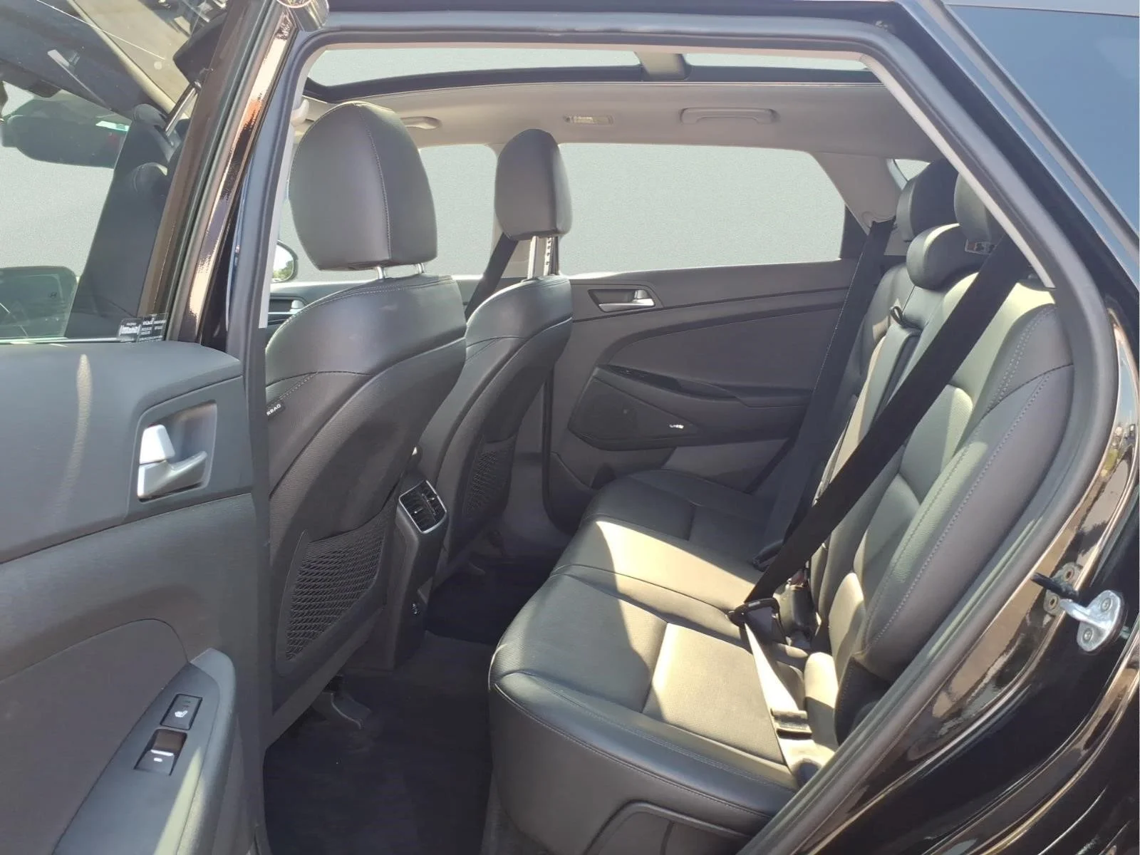 Used 2020 Black Hyundai Ultimate image 11