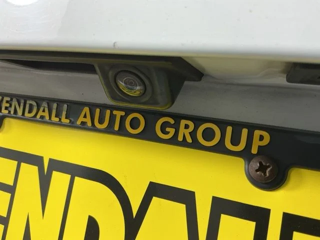 Used 2017  Porsche  image 9