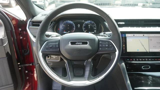 New 2026 Velvet Red Pearl-Coat Exterior Paint Jeep Altitude image 29