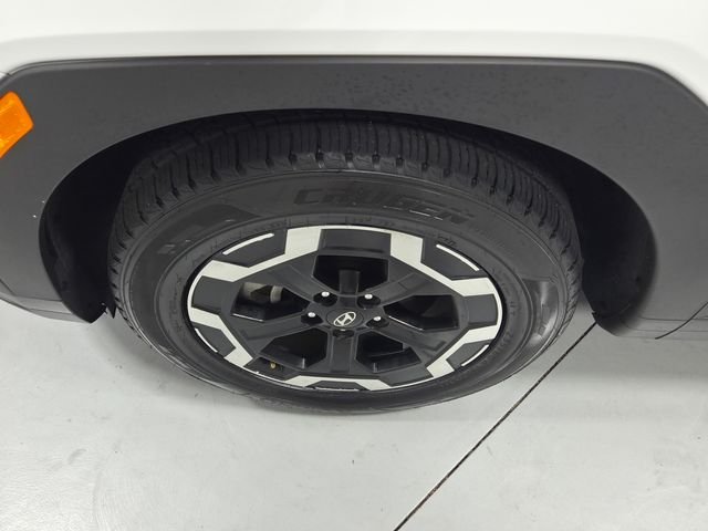 Used 2024 White Hyundai SEL image 19